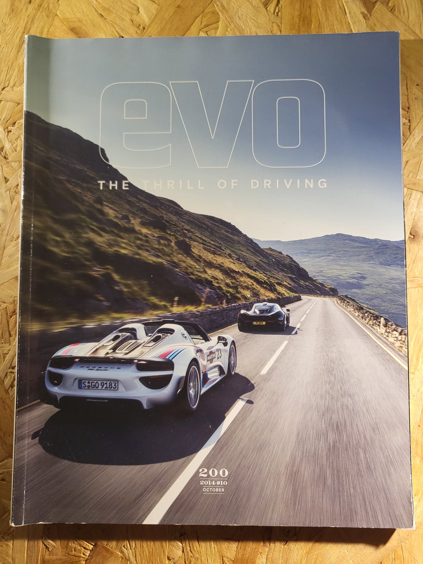 EVO Magazine October 2014 #200 (945) Zonda VW Scirocco Bentley Continental