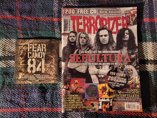 Terrorizer Magazine January 2011 #205 (973) 1 CD Turisas Kylesa Arch Enemy