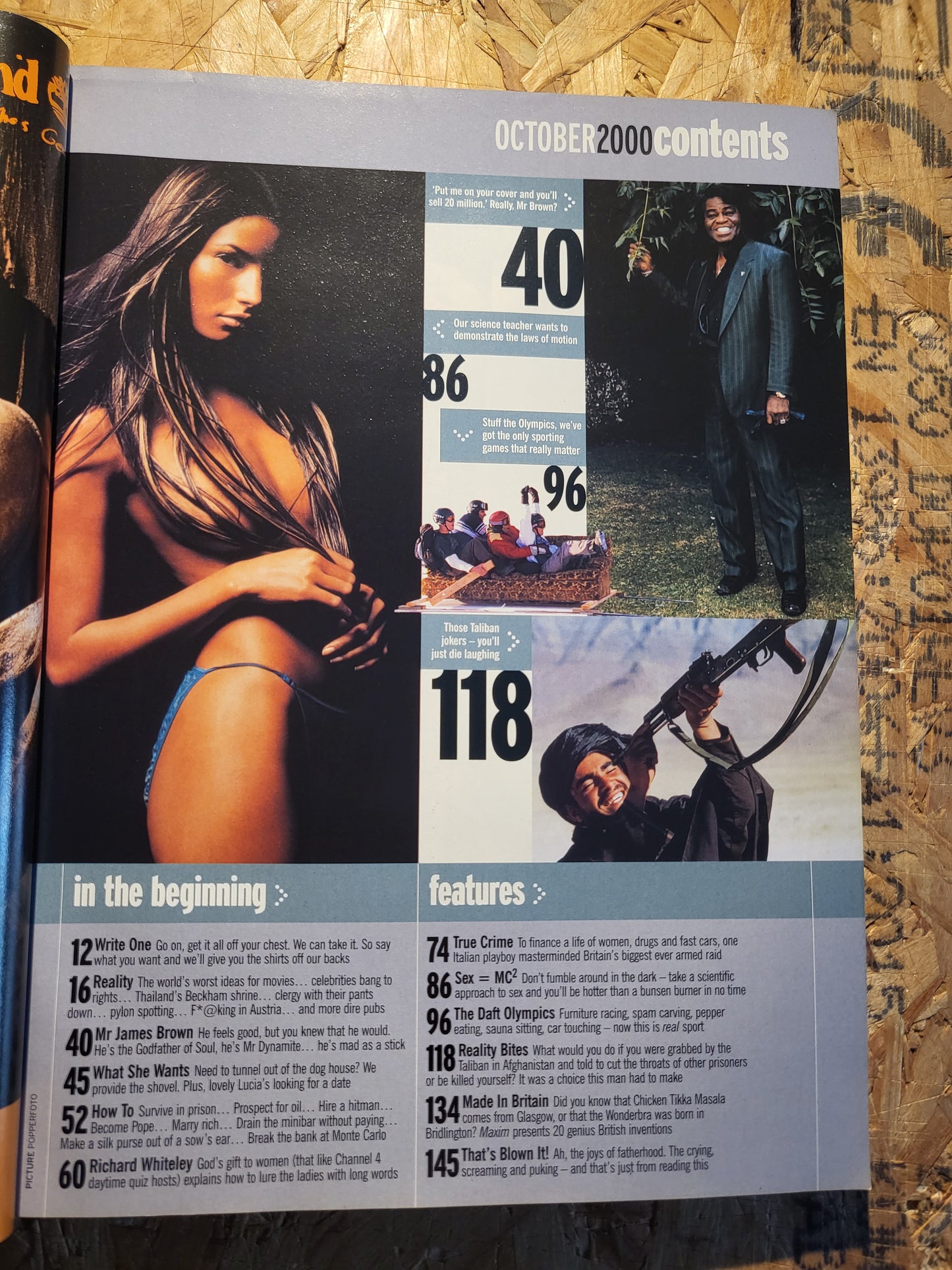 Maxim Magazine October 2000 (1040) Halle Berry Rebecca Romijn Famke
