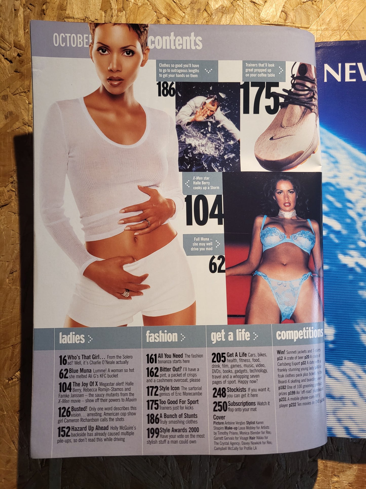 Maxim Magazine October 2000 (1040) Halle Berry Rebecca Romijn Famke