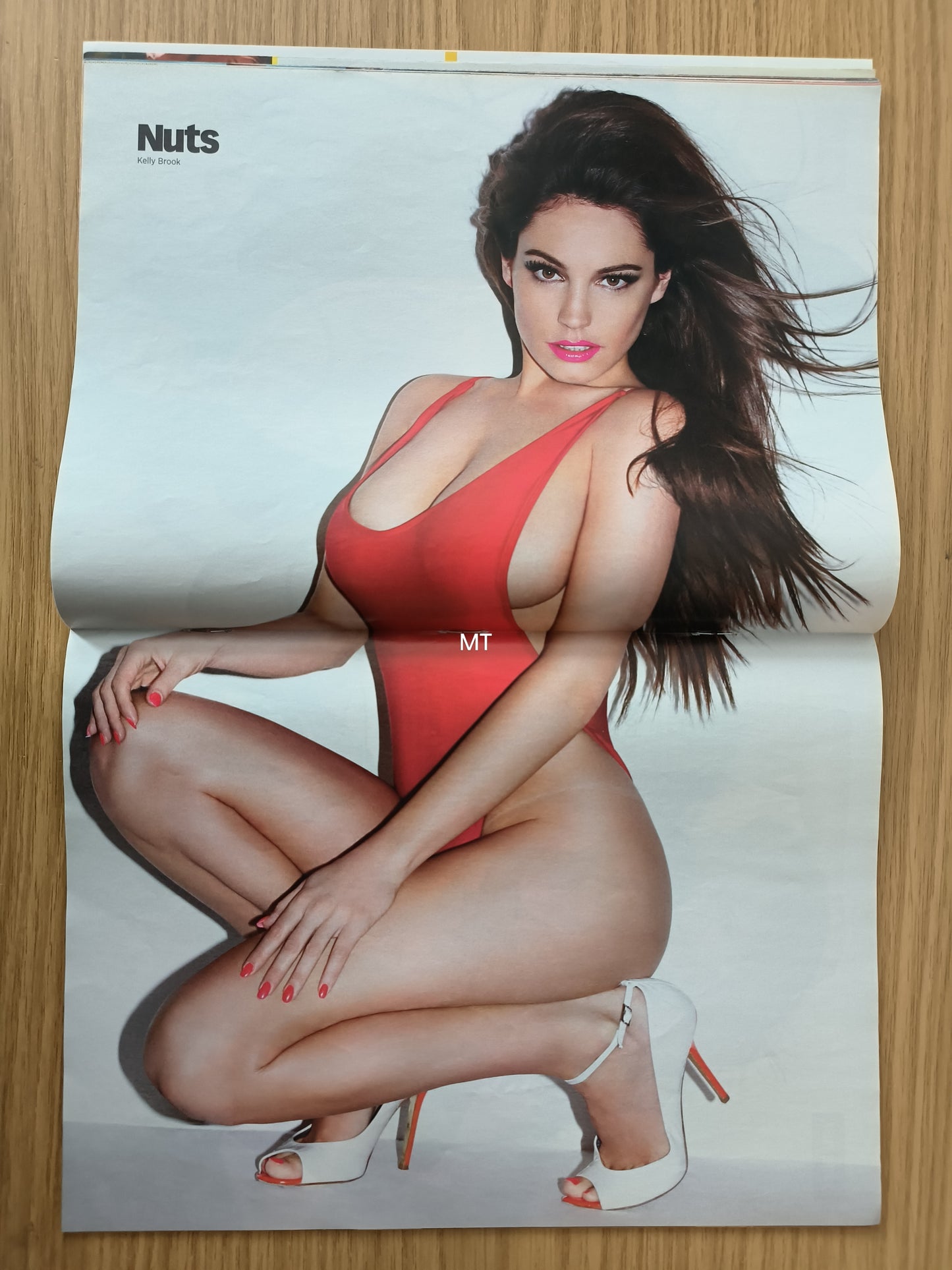 NUTS Magazine 12-18 October 2012 (1072) POSTER Kelly Brook India Reynolds