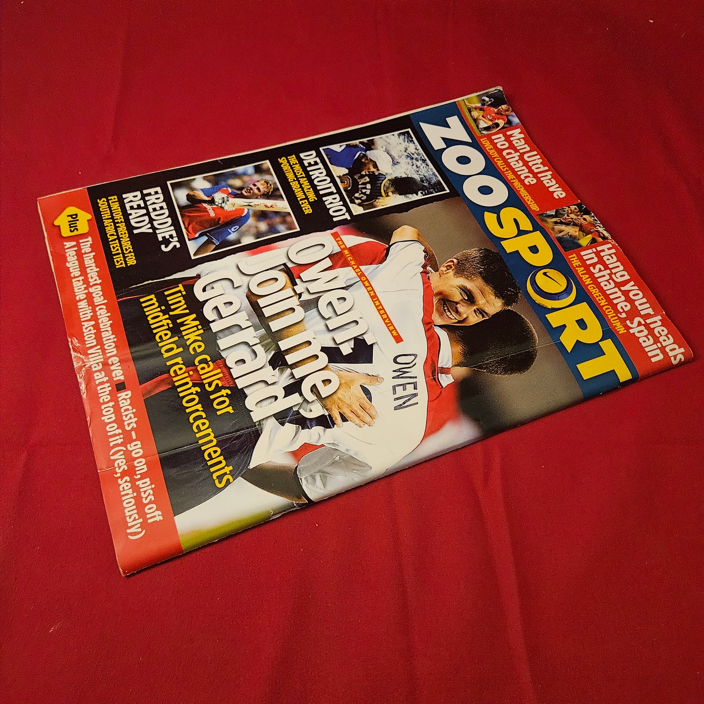 Zoo Magazine 3-9 December 2004 (1256) Lisa Scott-Lee Jordan Nancy Sorrell