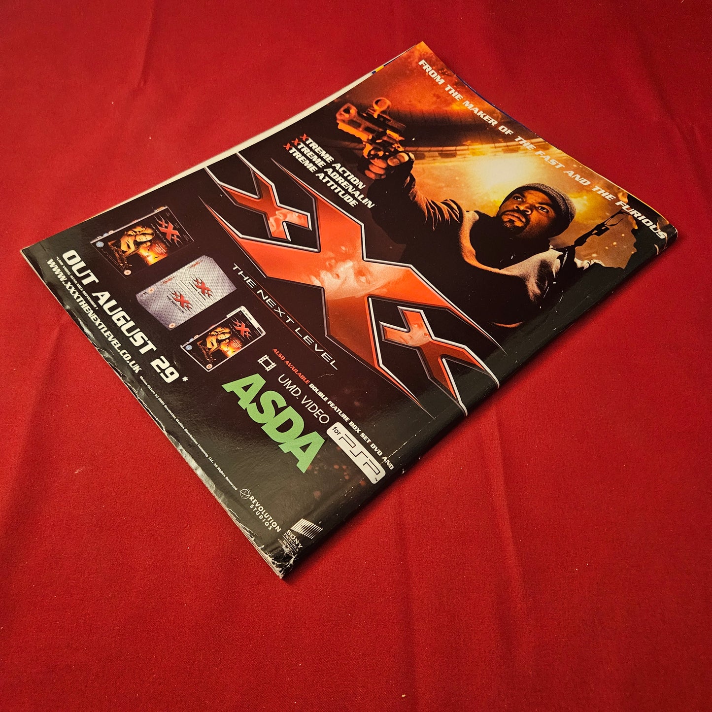 Zoo Magazine 26 August 1 September 2005 (1256) Kelly Brook Pamela Anderson