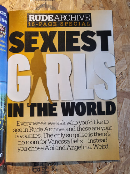 Zoo Magazine 8-14 June 2005 (1038) Pamela Anderson Kelly Brook Sophie Howard