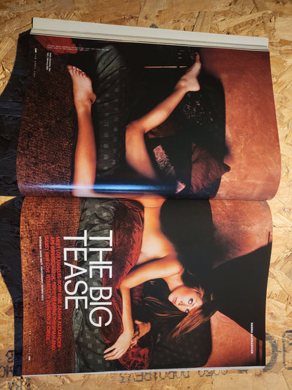 FHM Magazine April 2001 (1041) Halle Berry Sasha Alexander Simon Pegg