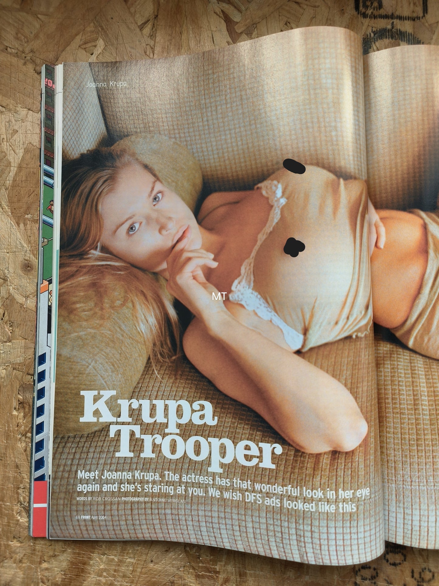 FRONT Magazine April 2004 #68 (1051)RARE Joanna Krupa Rebecca Flory Nikki Theobald