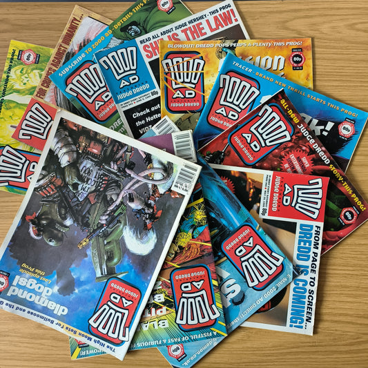 11x 2000 AD Magazines Comics 1995 Judge Dredd (0016)