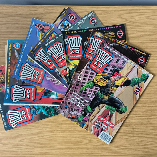 8x 2000 AD Magazines Comics 1995 Judge Dredd (0018)