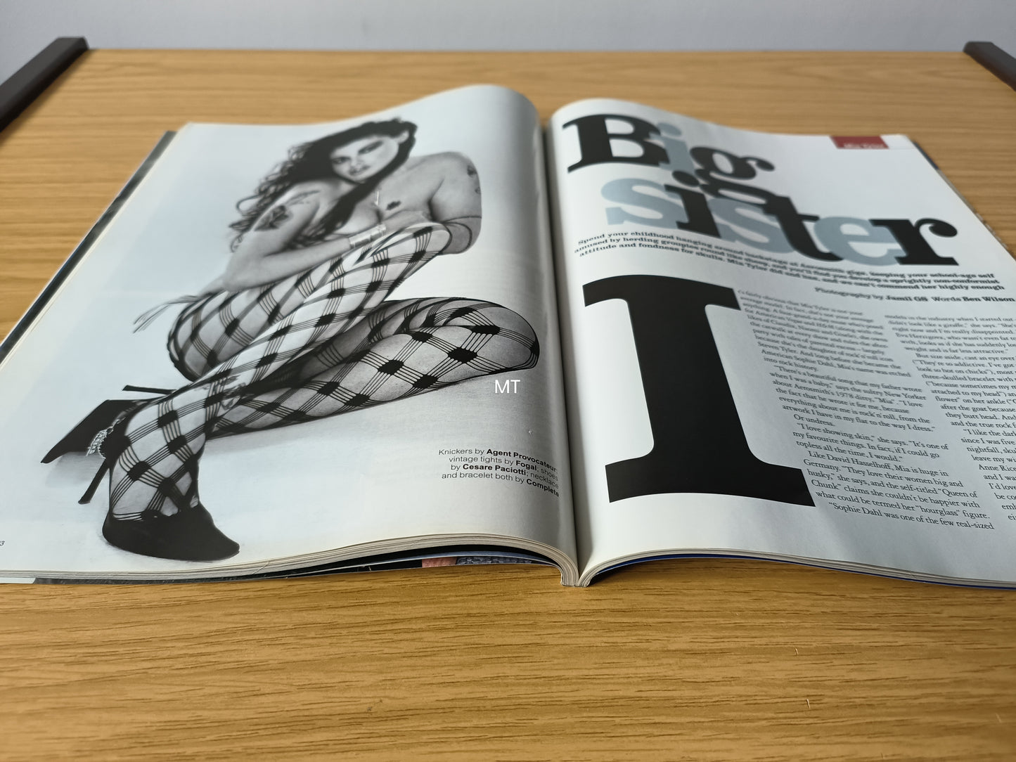 Arena Magazine August 2003 RARE (1088) Elle Macpherson MIA TYLER