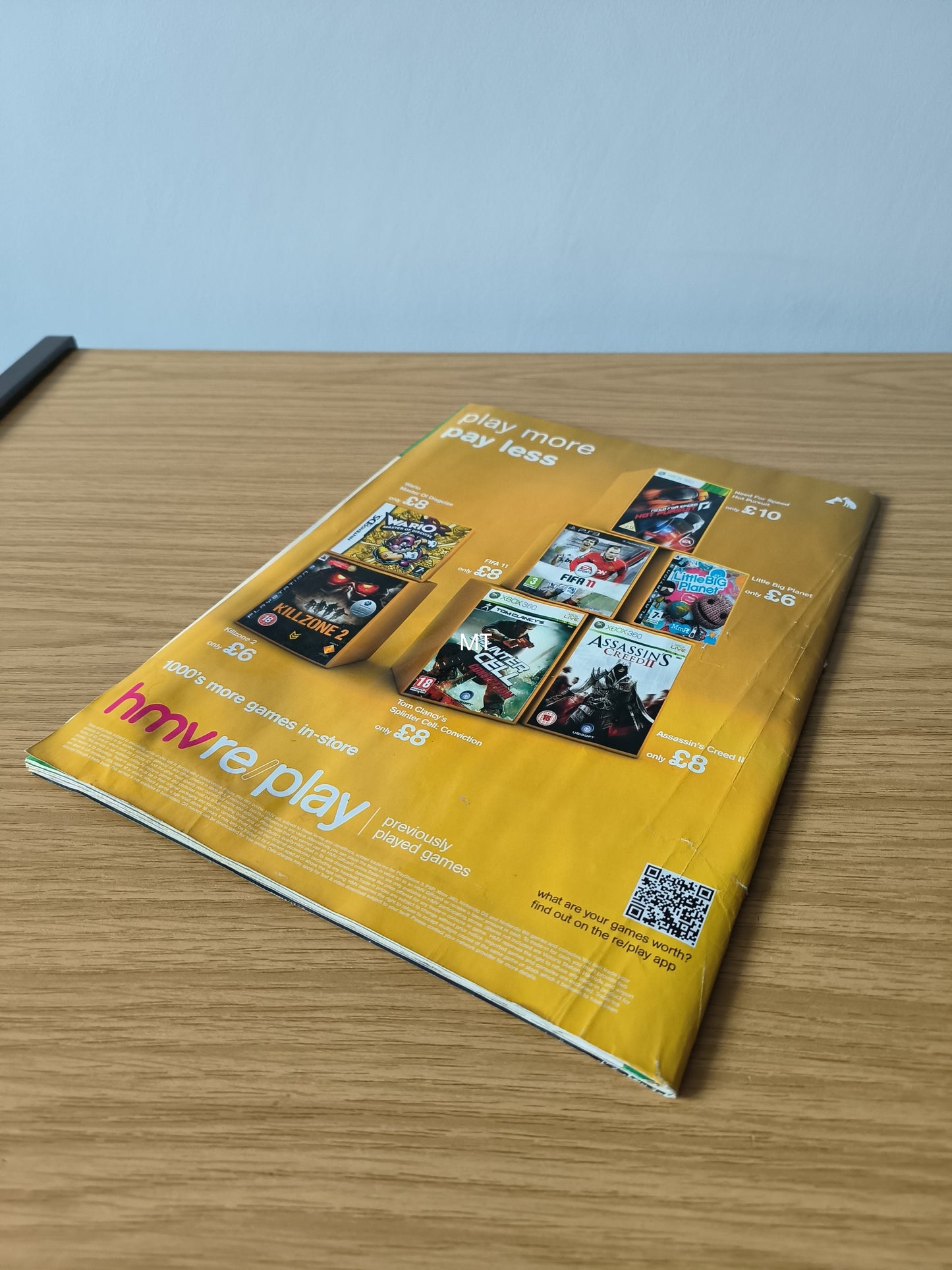 ZOO Magazine 2-8 December 2011 (1092) Laurie Williams Emily Scott Megan Fox