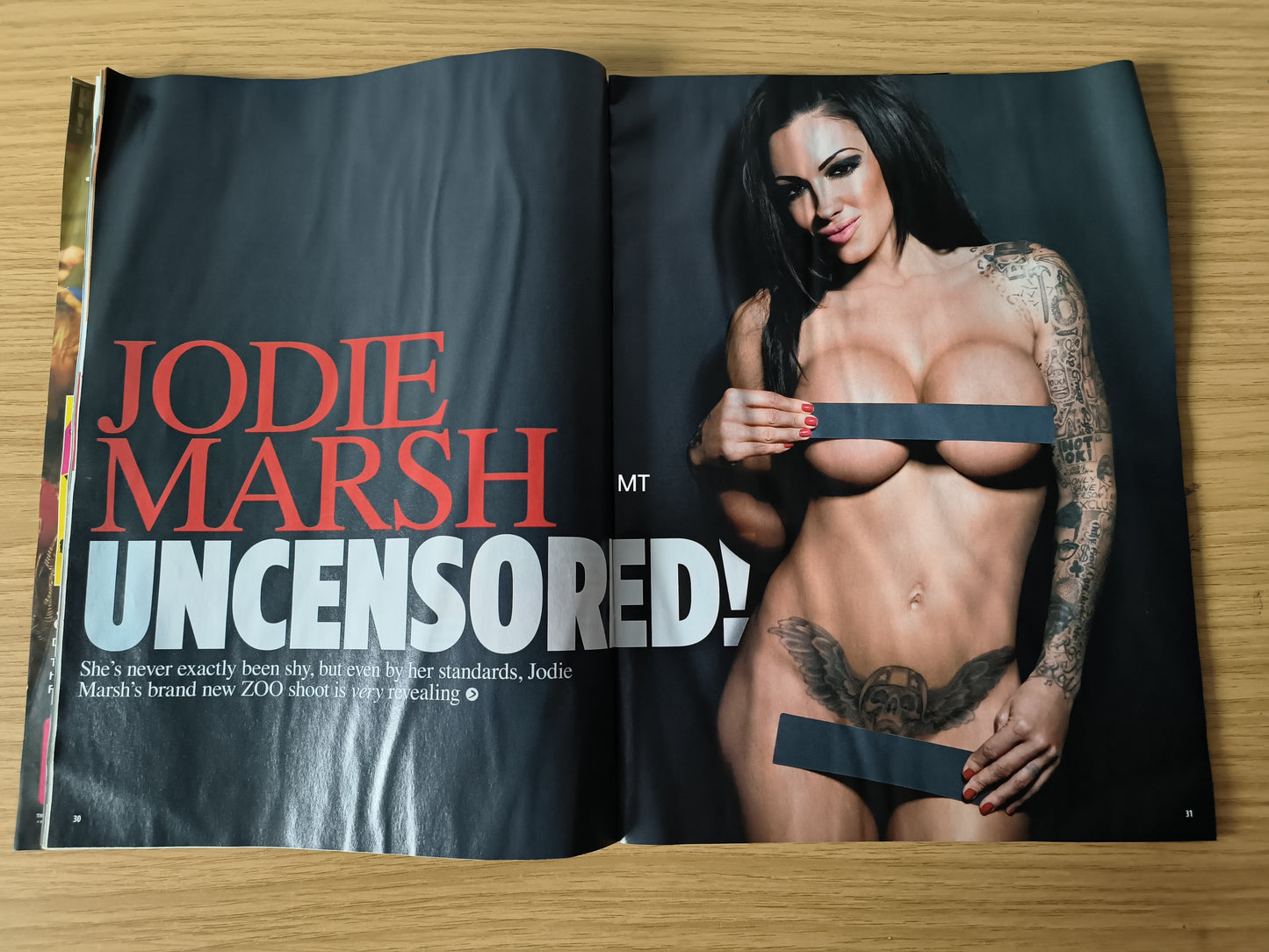 ZOO Magazine 23-29 September 2011 DAMAGED (1092) Jodie Marsh Annie Cooper