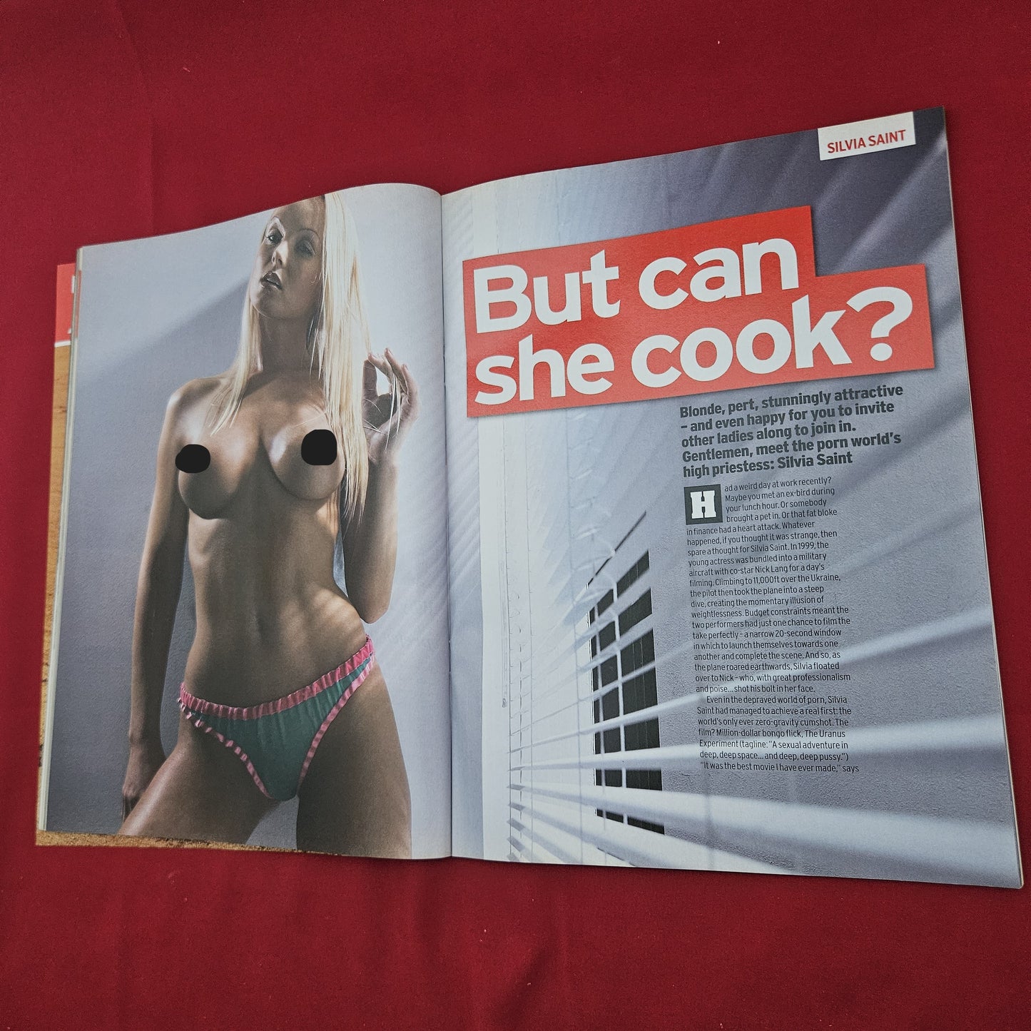 ZOO Magazine 18-24 November 2005 (1282) Silvia Saint Jonathan Woodgate Gervais