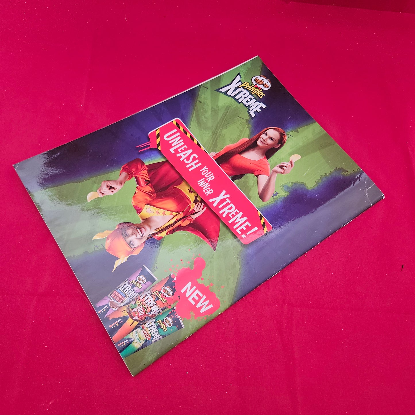 NUTS Magazine 18-24 November 2011 (1303) JESSICA-JANE CLEMENT Holly Peers Pin-Up