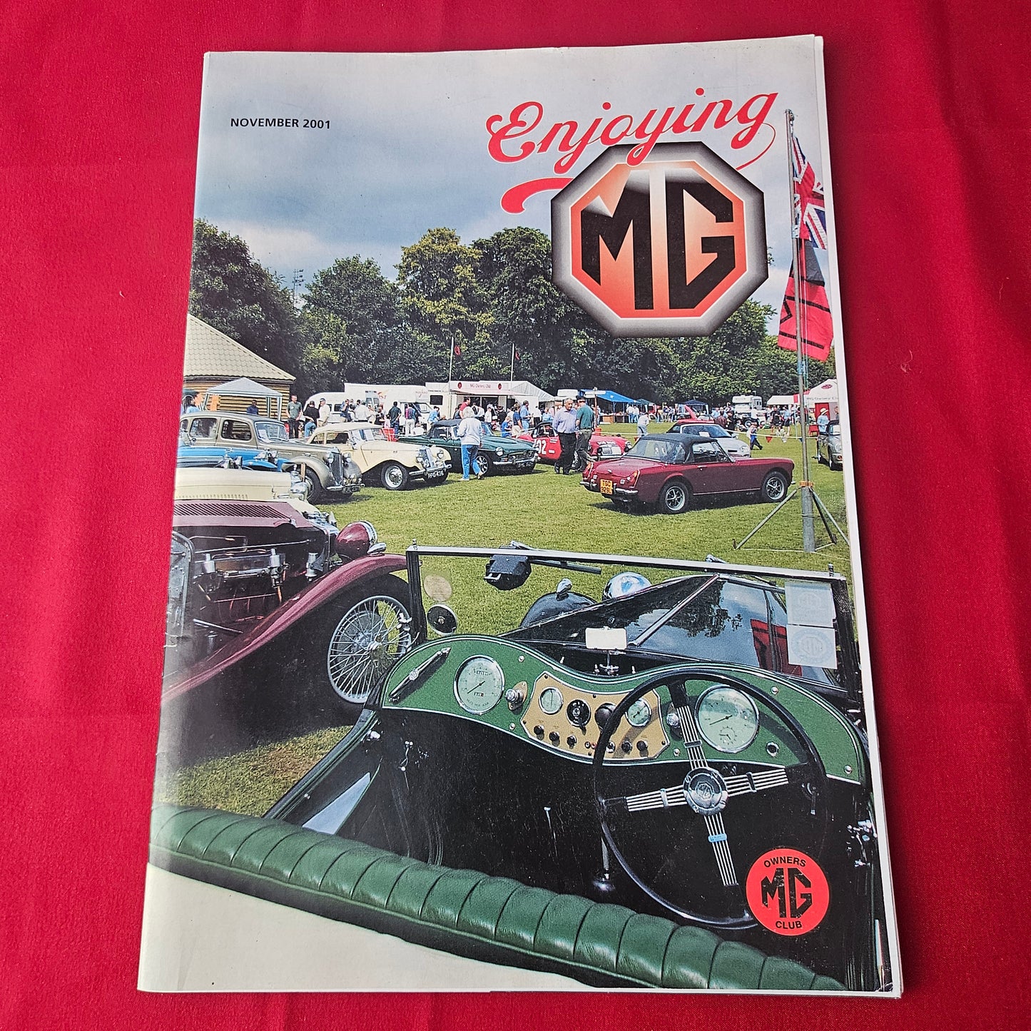 Enjoying MG Magazine November 2001 (1424) MGF MG ZT MG Sportswagon MG Rover Classic Cars
