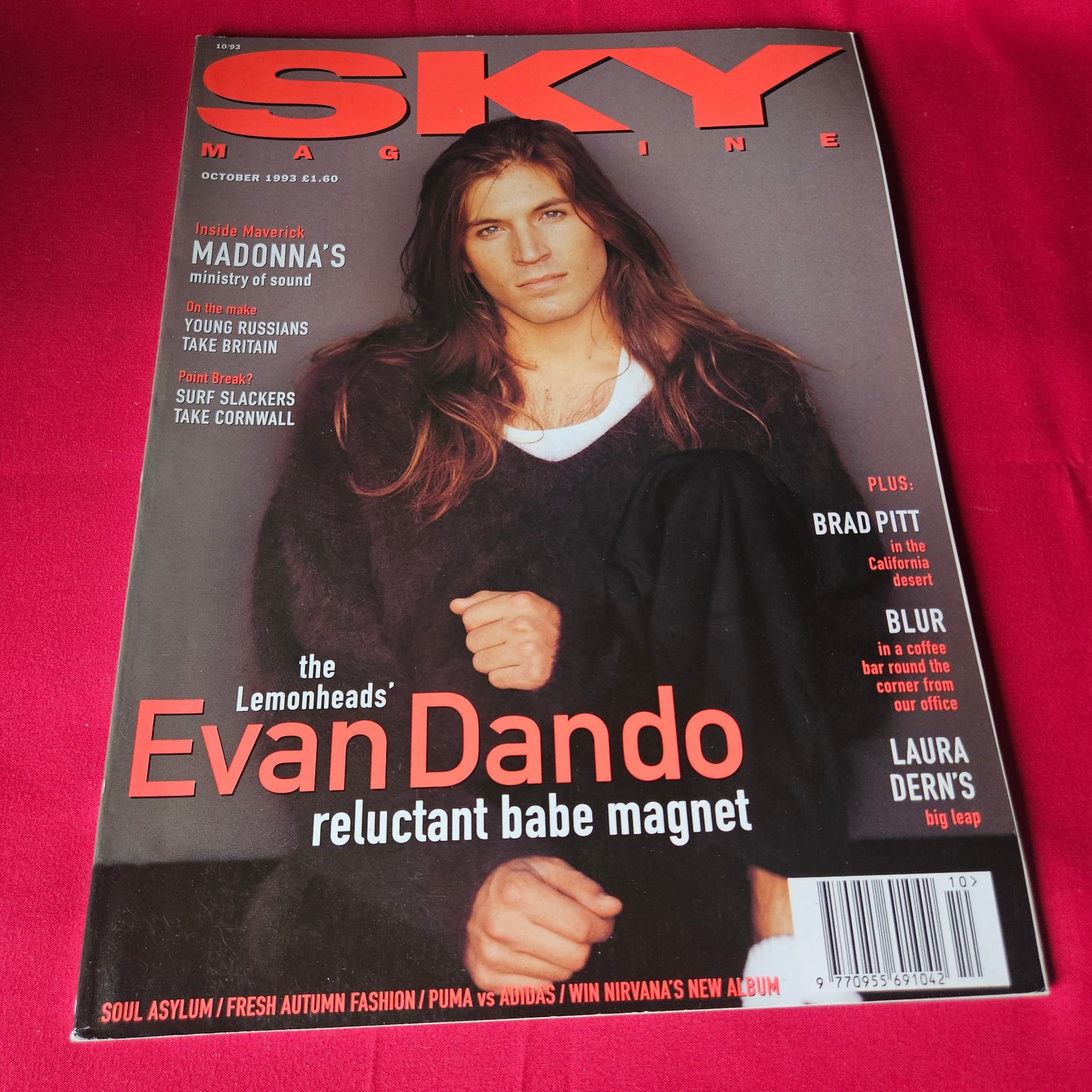 Sky Magazine October 1993 RARE Brad Pitt Laura Dern Christian Slater SKU 1446