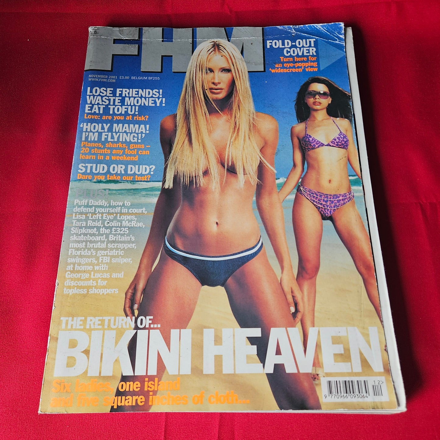 FHM Magazine November 2001 Tara Reid Lisa Left Eye Lopes Fold-Out Cover (1451)