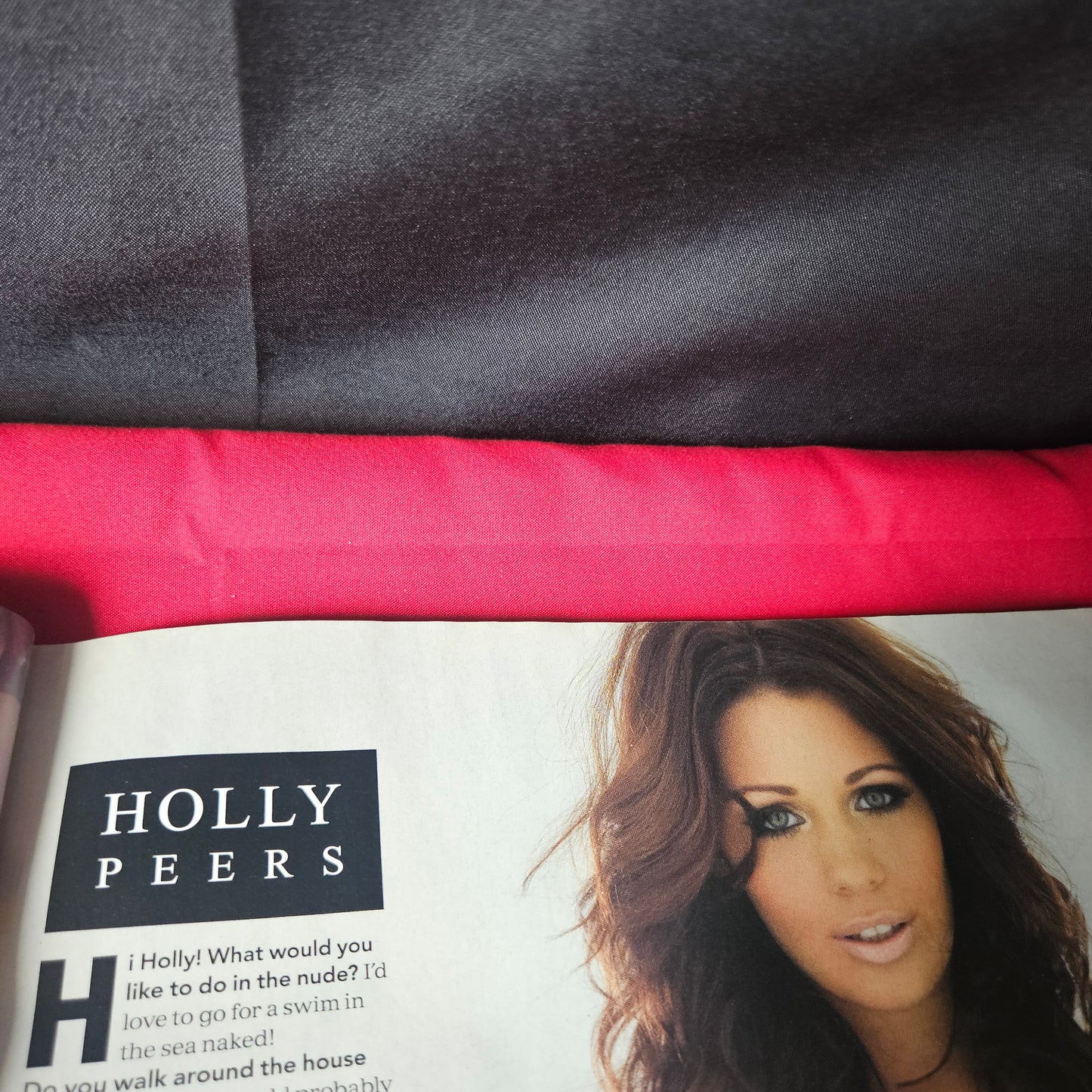 Nuts Magazine 5-11 November 2010 RARE Holly Peers Rosie Jones SKU 1453